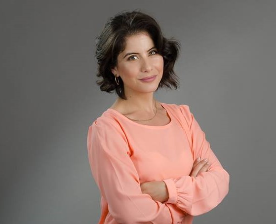 את בעודף משקל, זה בהכרח אומר שאת צריכה לרזות?